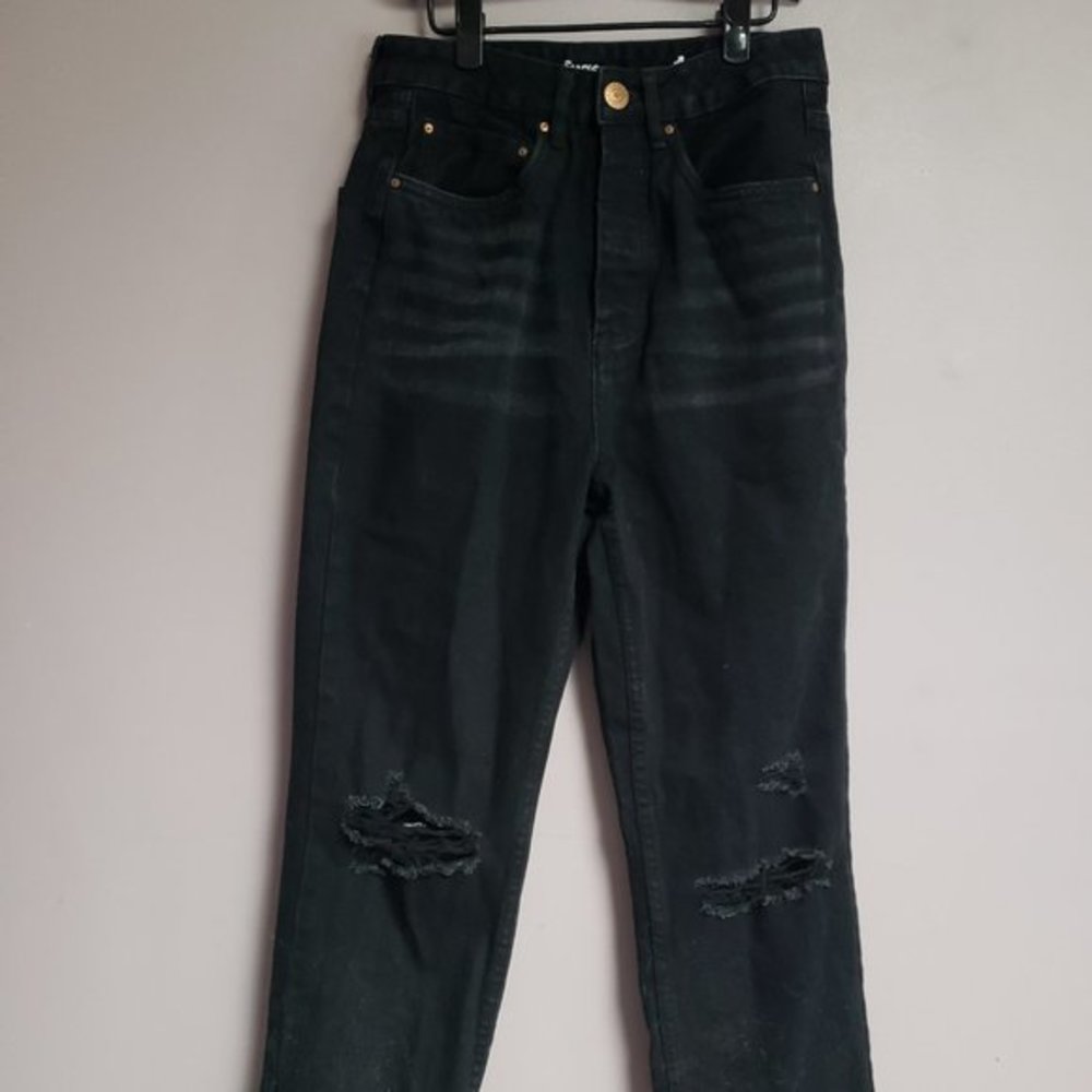 Refuge Balck Women's Size 4 Black Distressed Jeans Button up - Pre-Owned